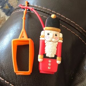 2 pack of hand sanitizer holders